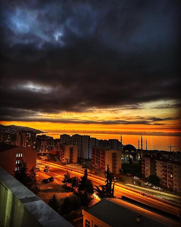 Golden Life Suit Τραμπζόν Εξωτερικό φωτογραφία